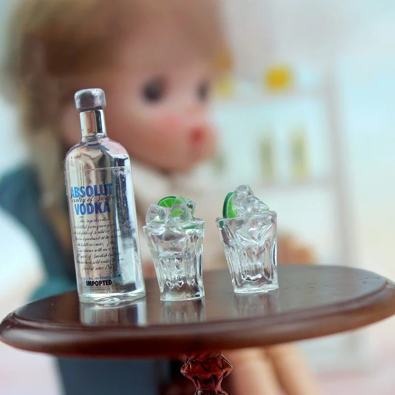 Nou 1:12 casă de păpuși în miniatură Mini sticlă de Vodcă pahar de vin cocktail Băutură Alimente jucărie meci pentru blyth bjd papusa de colectie Cadou