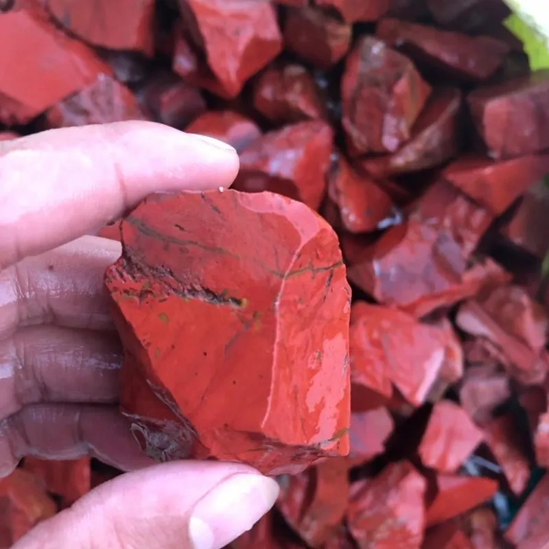 Jasp roșu crud piatră brută pietre pretioase naturale de cuarț, cristale minerale bonzai ale orașului modern decor acasă