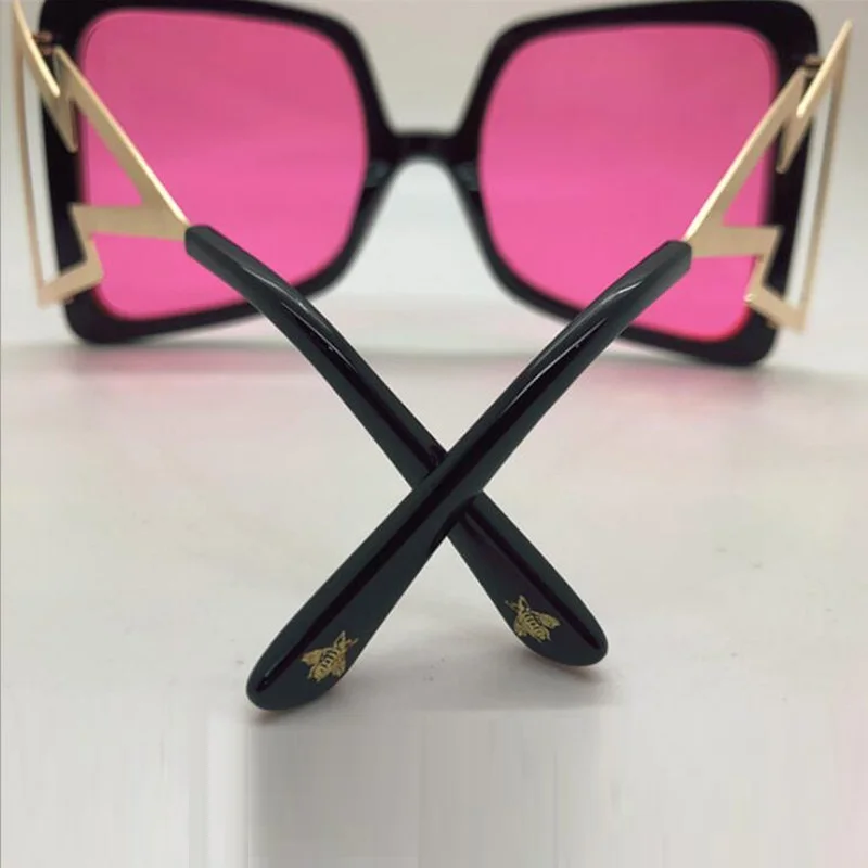 Moda Supradimensionat ochelari de Soare Femei Vintage Marca Negru Roz Ochelari de Soare ochelari de Soare Patrati Femei Bărbați Metal Albine Picioare Nuante UV400