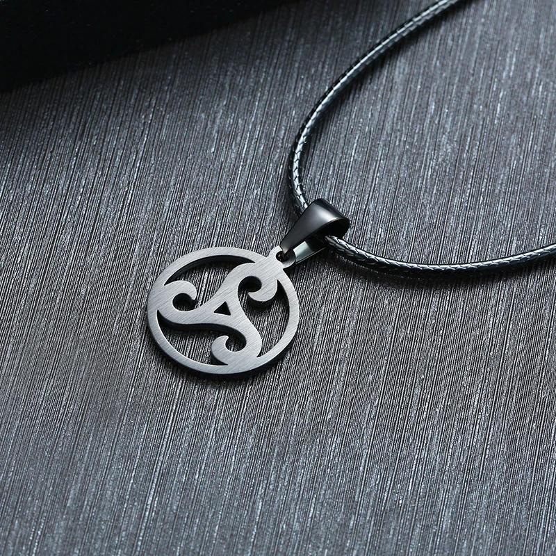 Triskelion Celtic Simbol Pandantiv Barbati Colier Negru coardă Lanțuri Reglabil 25.6 inch Link-ul de Triskele Bijuterii