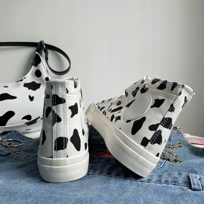 Femeile de Vacă Pantofi de Panza Student Kawaii Alb Velcro Adidași de Moda de Primăvară de sex Feminin Vulcaniza Pantofi High-top Plat Cauzalitate Loli Cos 2