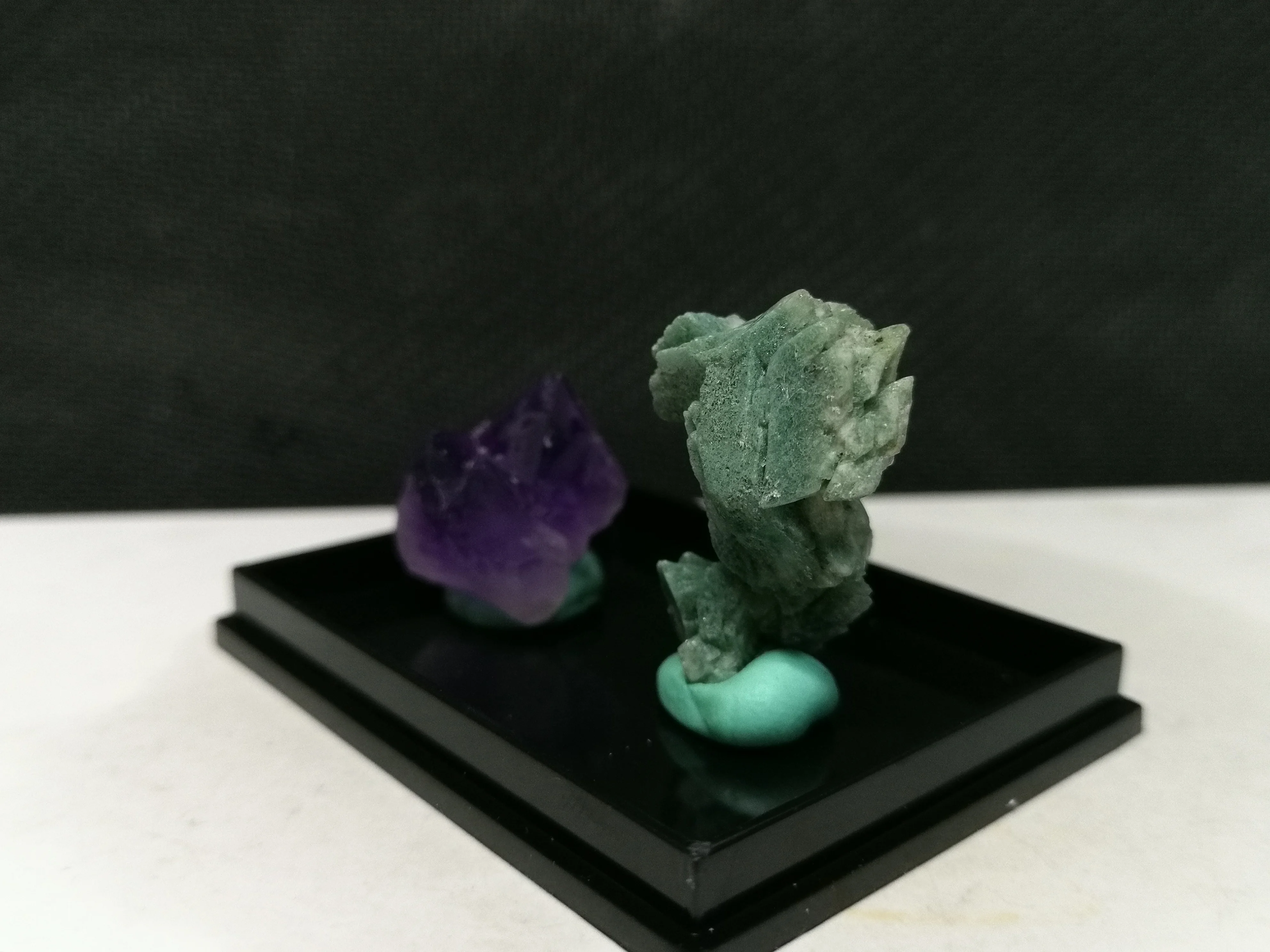 22.0 gNatural violet cristal apa grup, verde, calcit, cristal mineral proba cutie