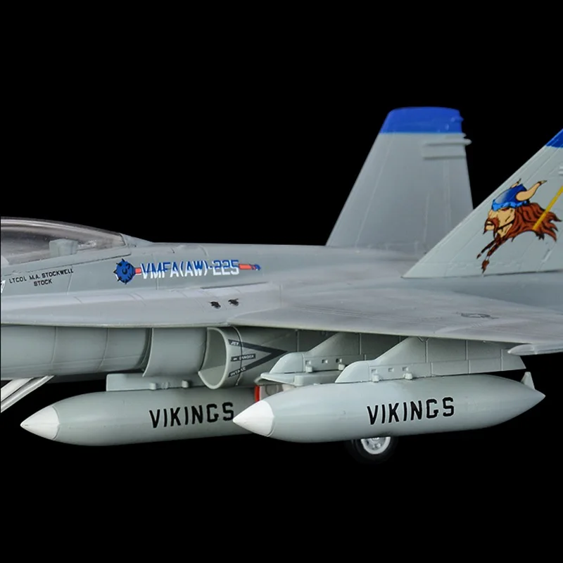 Pre-construite 1:72 scara F/A-18D Hornet VMFA(AW)-225 multirol de luptă cu jet hobby colectie de aeronave terminat plastic model