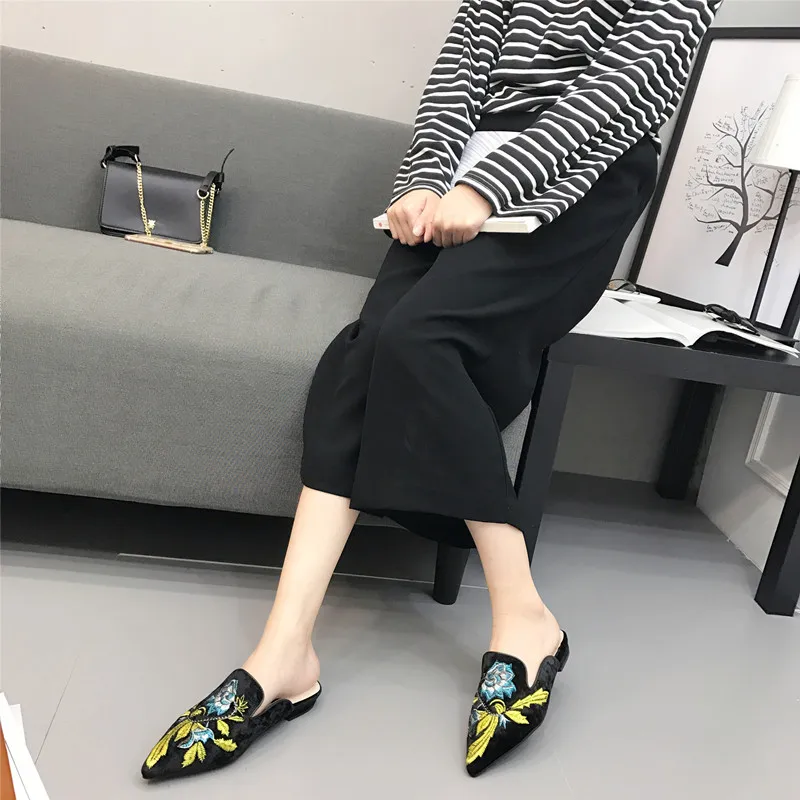 2020 Nou Stil Muller Swan Mătase Brodate Petală a Subliniat-Toe Închis-toe Pantofi Plat pentru FEMEI de Vara, Papuci de casă